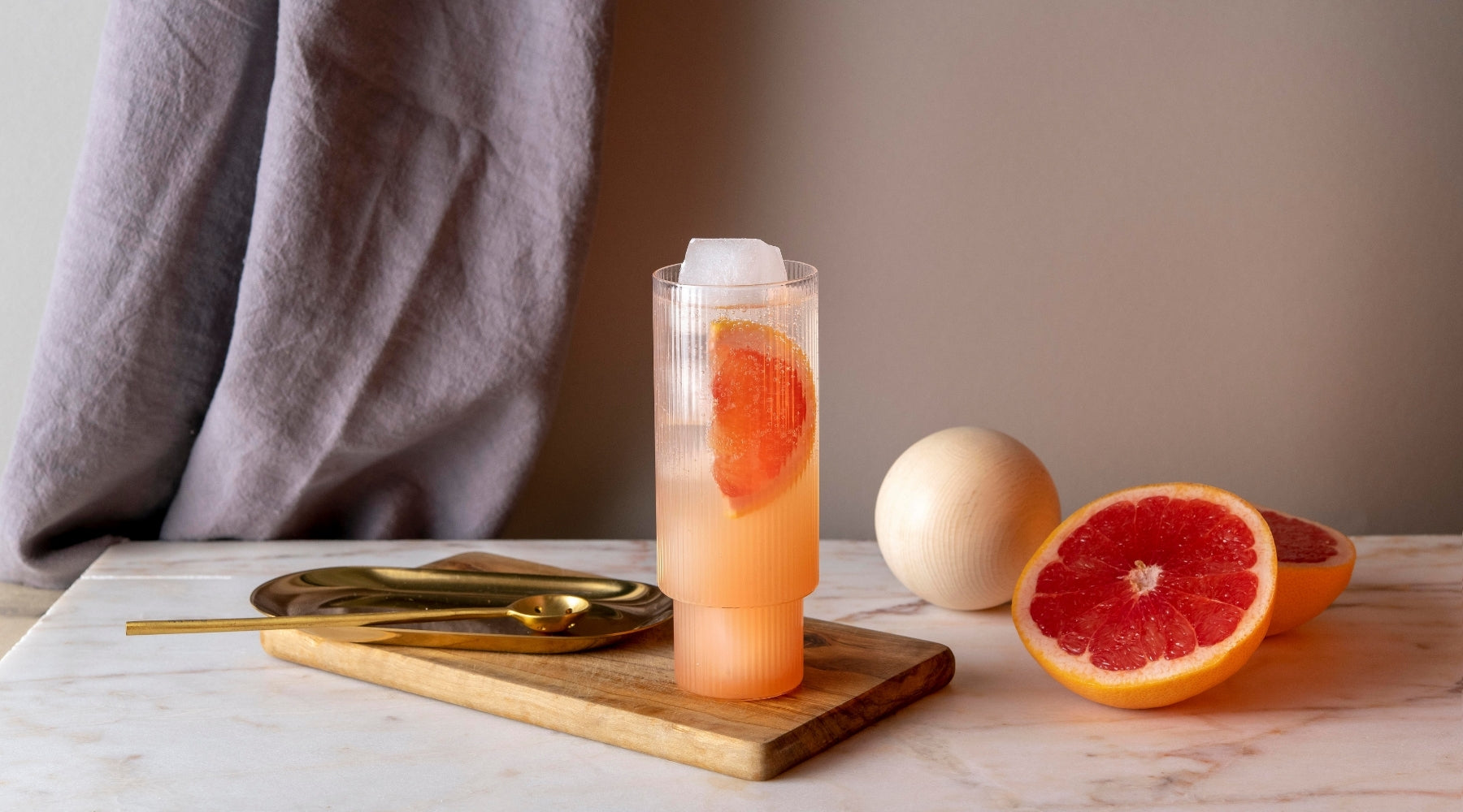 alkoholfreier Cocktail mit Grapefruit