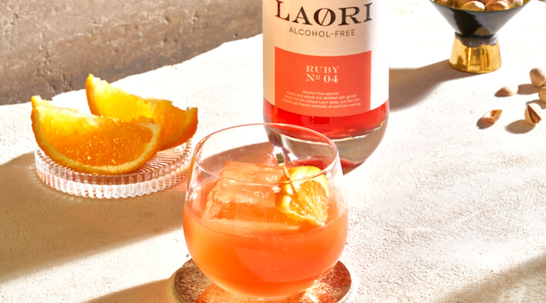 Campari Orangensaft wird mit Laori Ruby No 4 alkoholrei